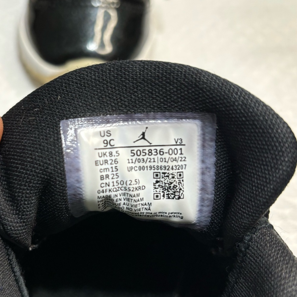 Air Jordan - Picture 7 of 8